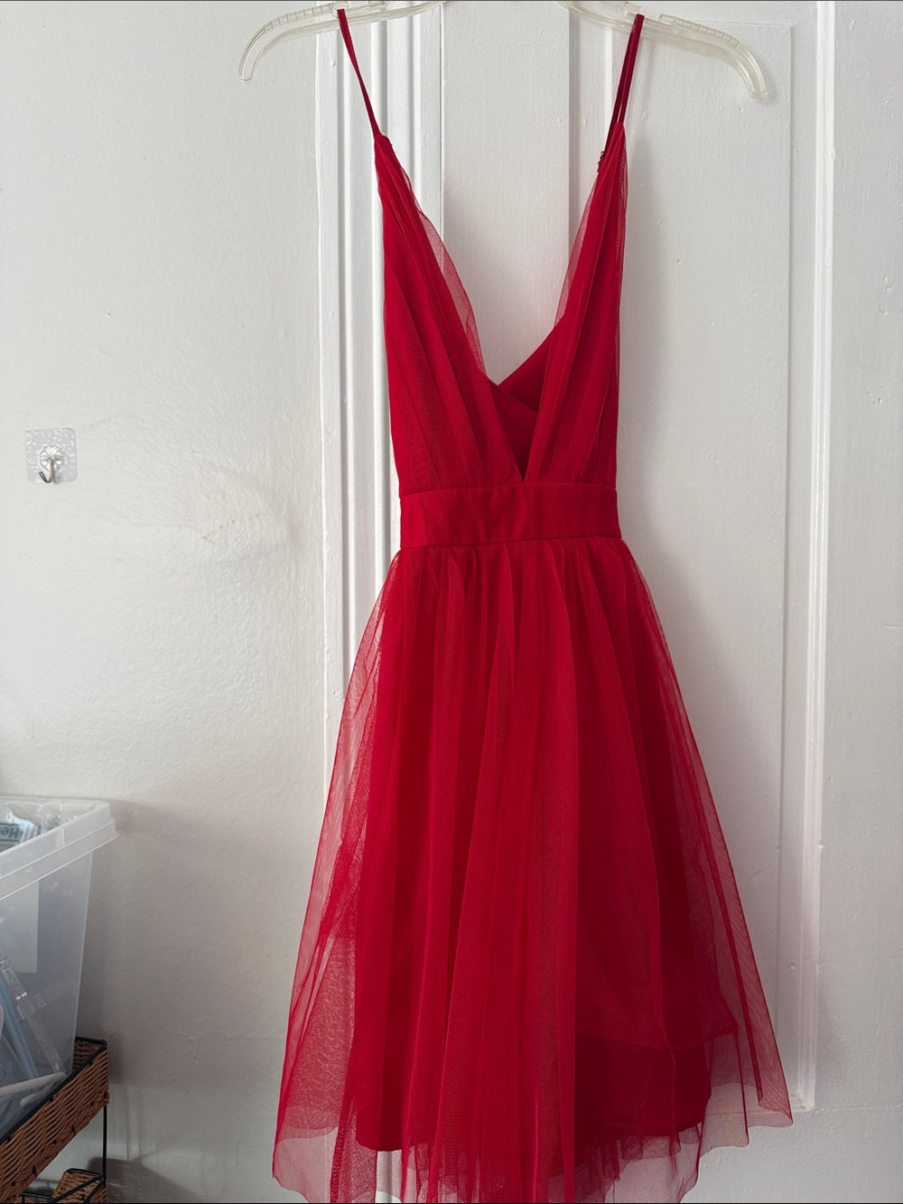 V-Neck Red Tulle Midi Dress with Spaghetti Straps
